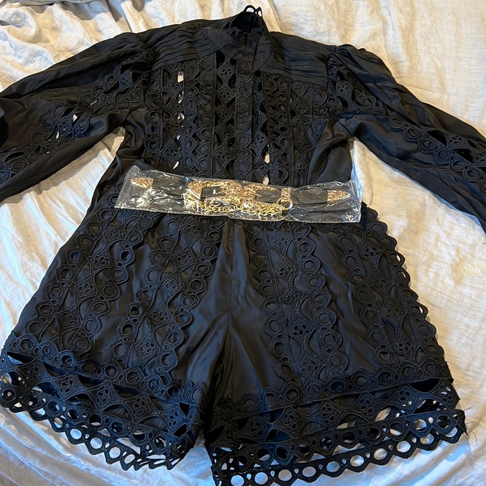 Beautiful shorts and bell sleeve shirt combo . Size L 8/10